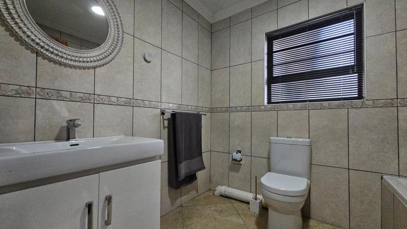 5 Bedroom Property for Sale in Dana Bay Western Cape